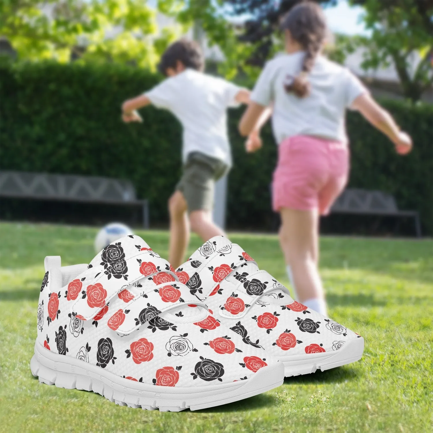 Baskets légères à velcro pour enfant Roses noires et rouges (672)