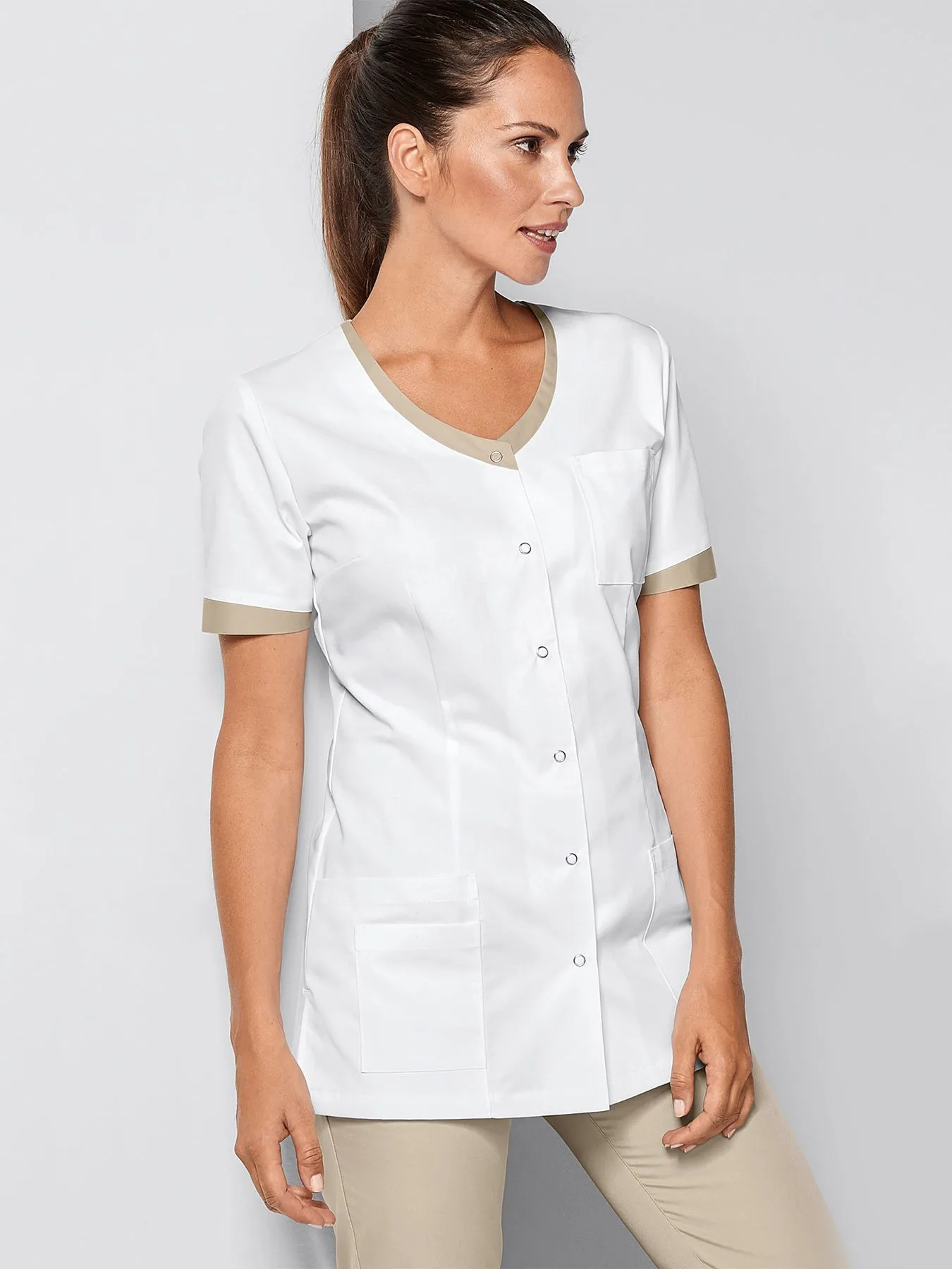 Blouse médicale avec détails colorés