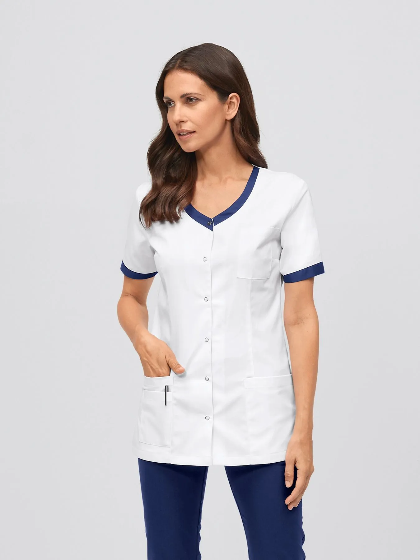 Blouse médicale avec détails colorés