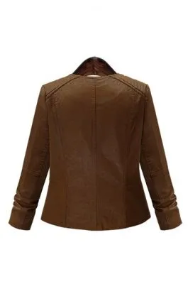 Blouson style motard en imitation cuir pour femme.