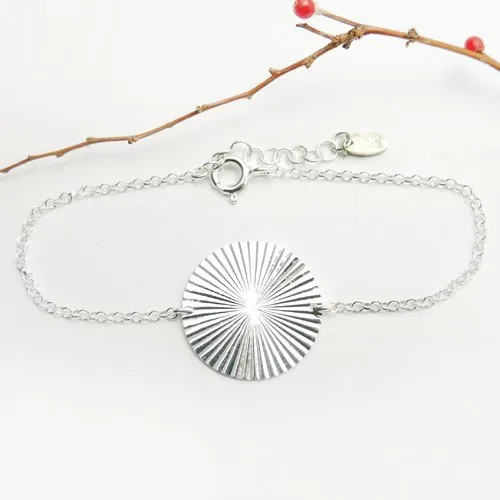 Bracelet fin médaille soleil 20 mm en argent 925 recyclé minimaliste avec chaine ajustable