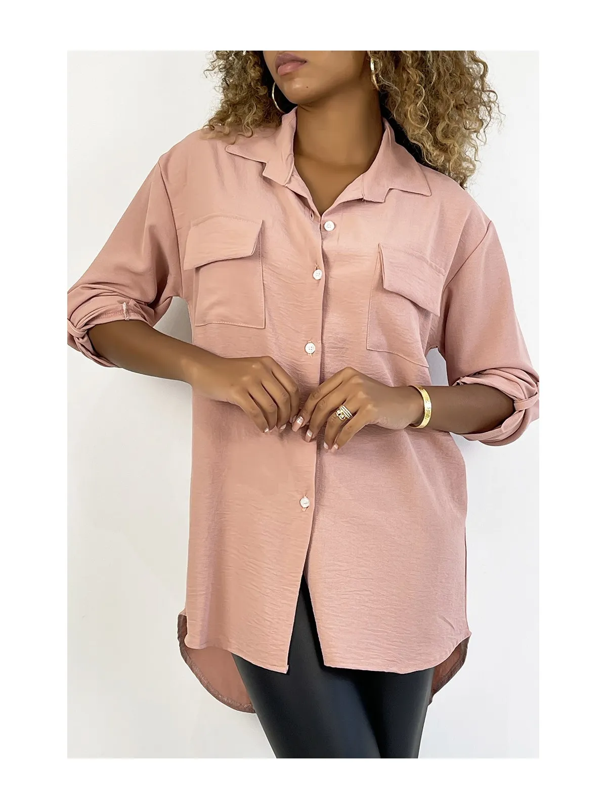 Chemise rose très chic avec poche au buste