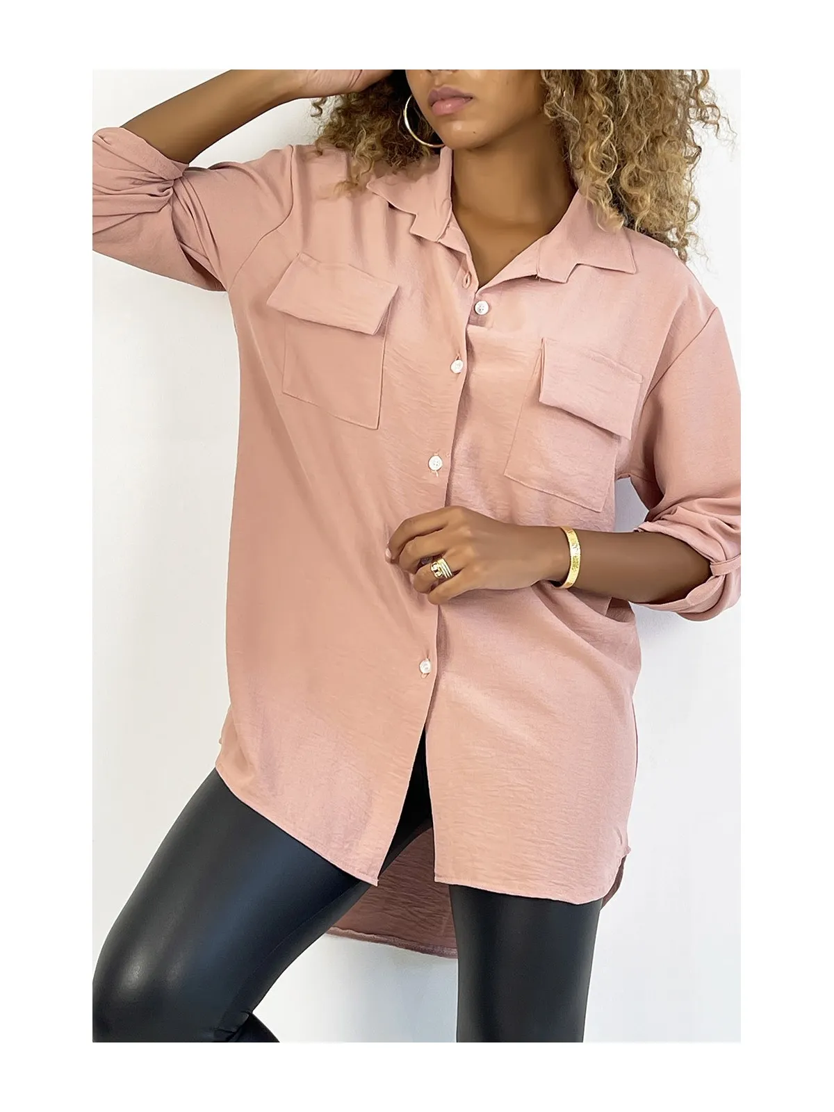 Chemise rose très chic avec poche au buste