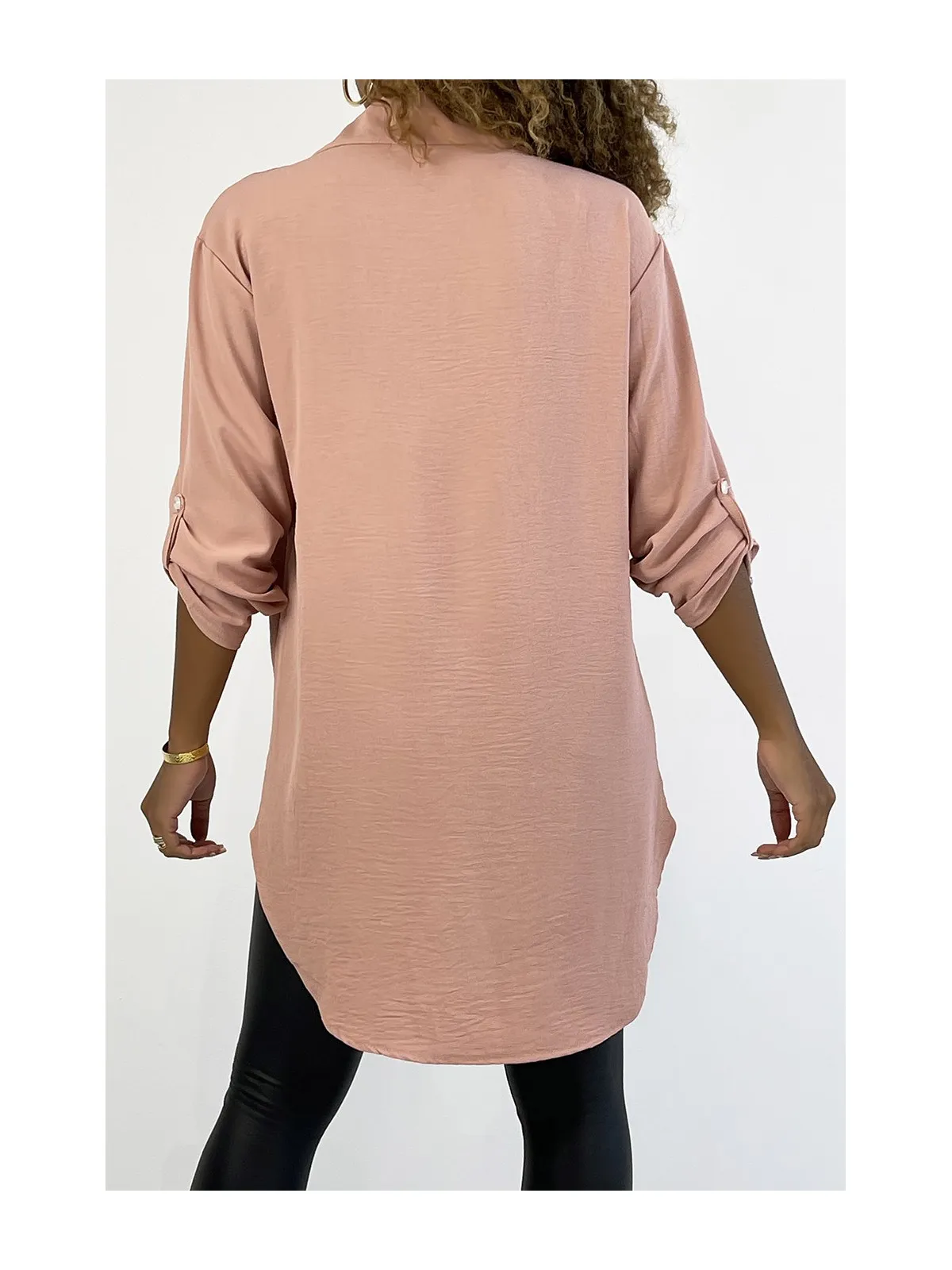 Chemise rose très chic avec poche au buste