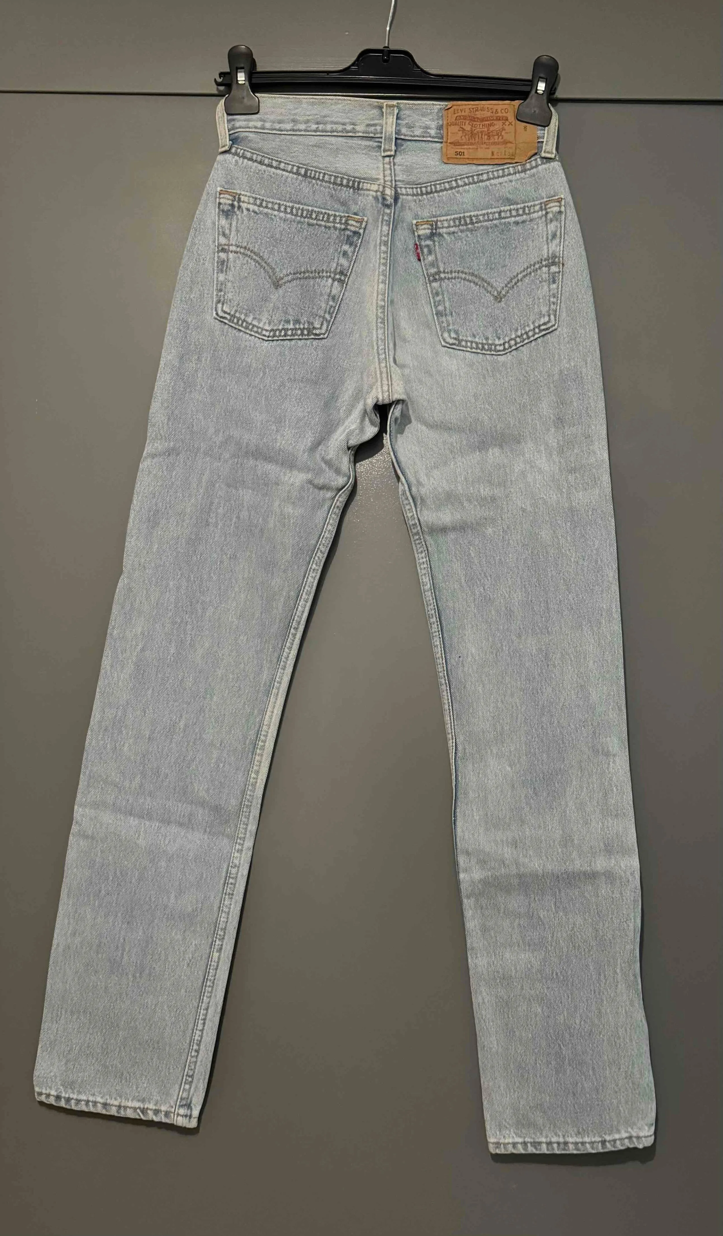 Jean Levi's 501 W27L34