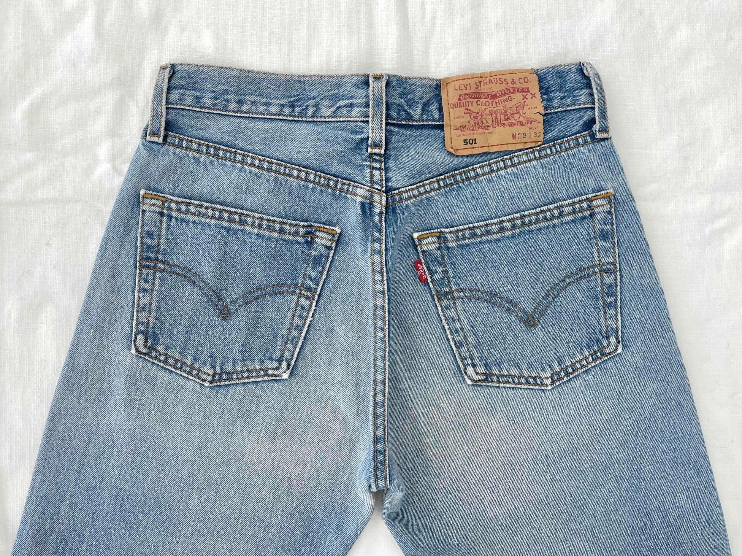 Jean Levi's 501 W28L32