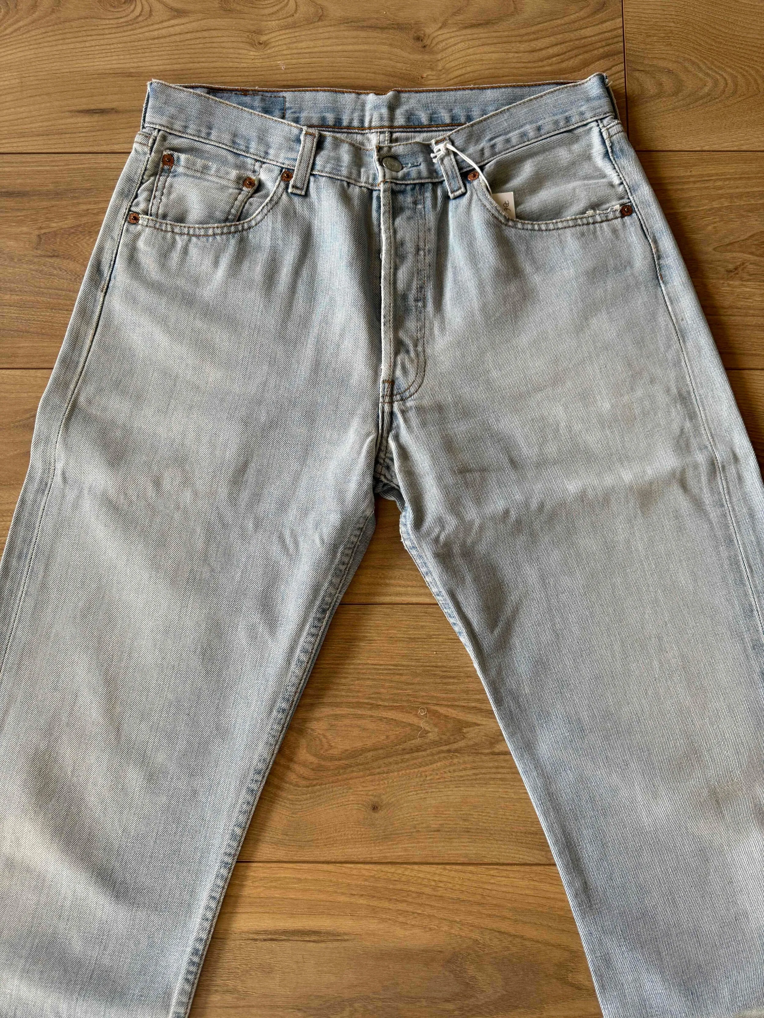 Jean Levi's 501 W32L36