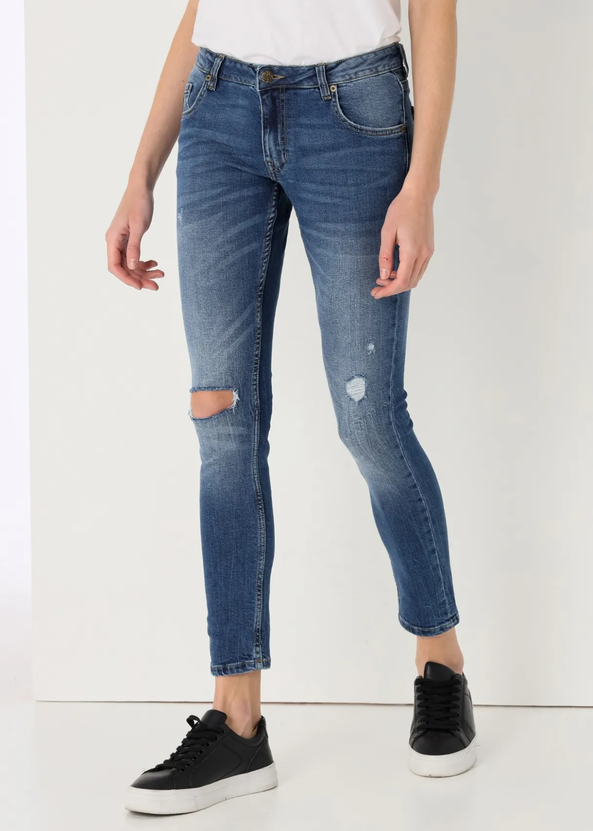 Jeans Délavage médium Bleu Damage Coupe Skinny Taille Basse