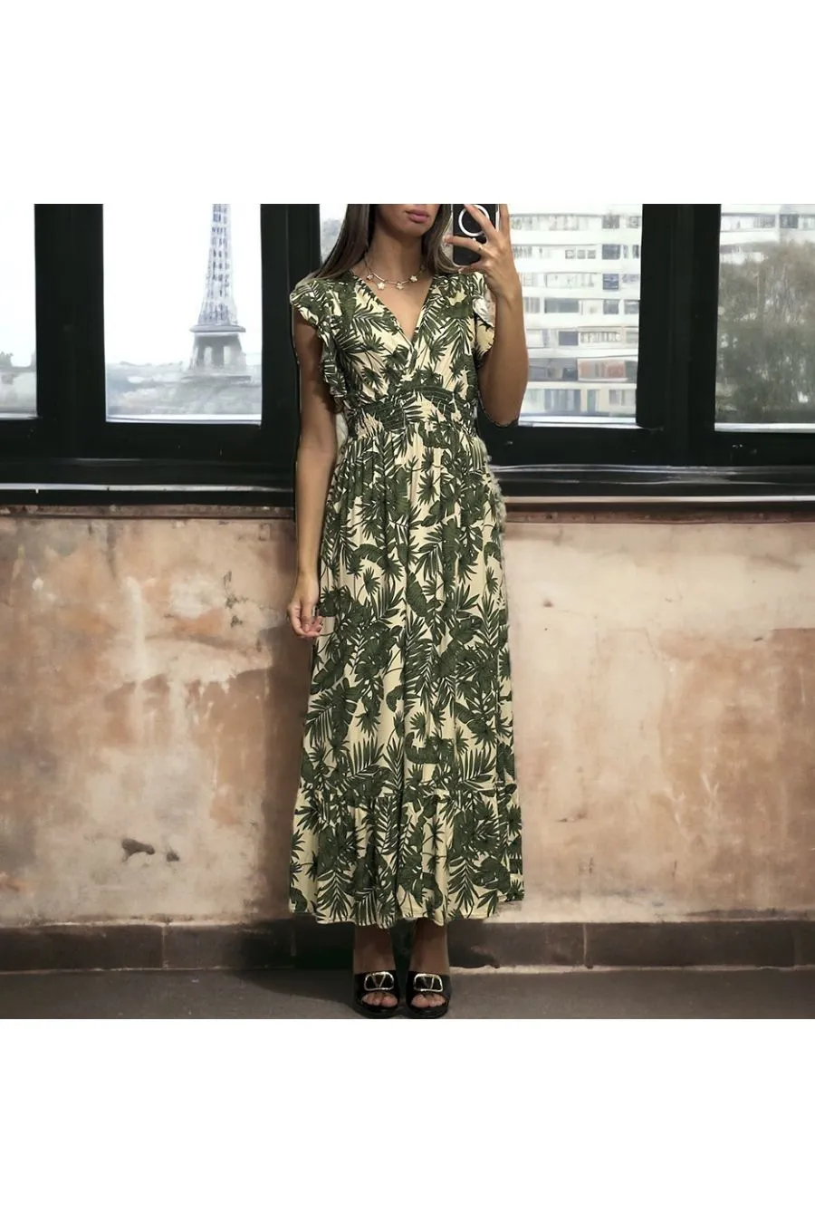 Longue robe motif feuille verte croisé et froncé à la taille