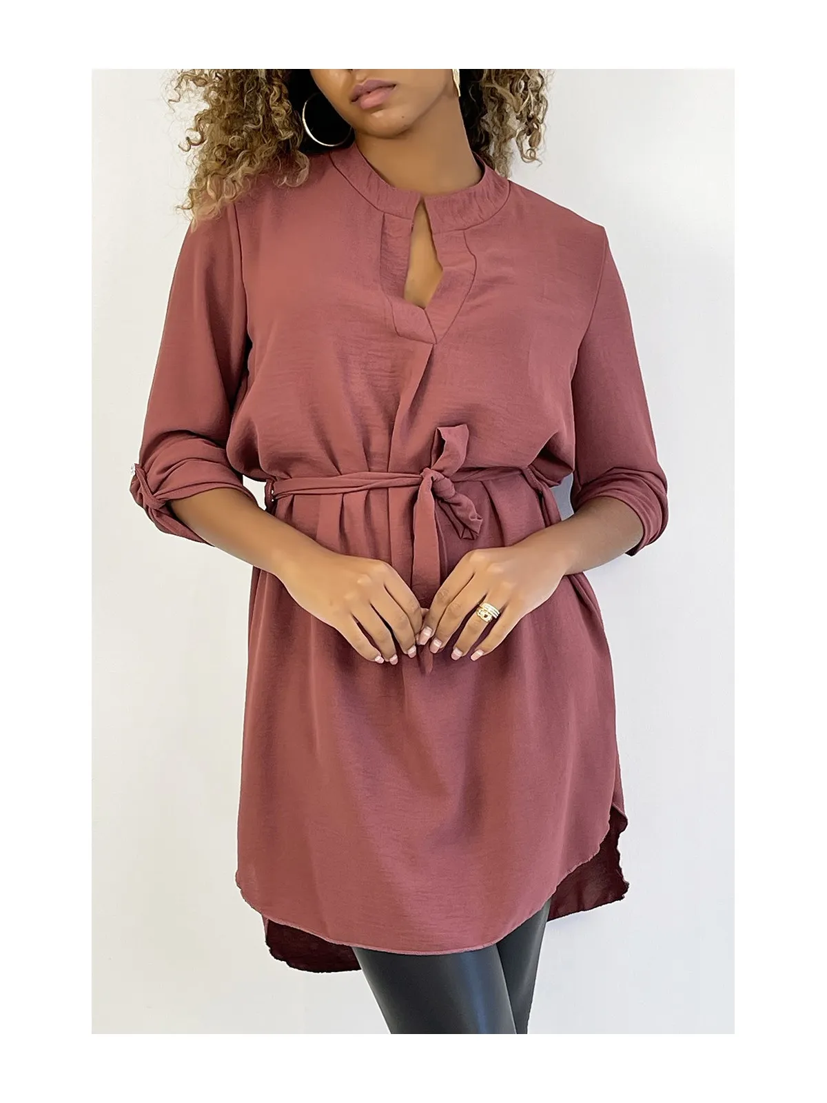 Longue tunique rose foncé col tunisien avec ceinture