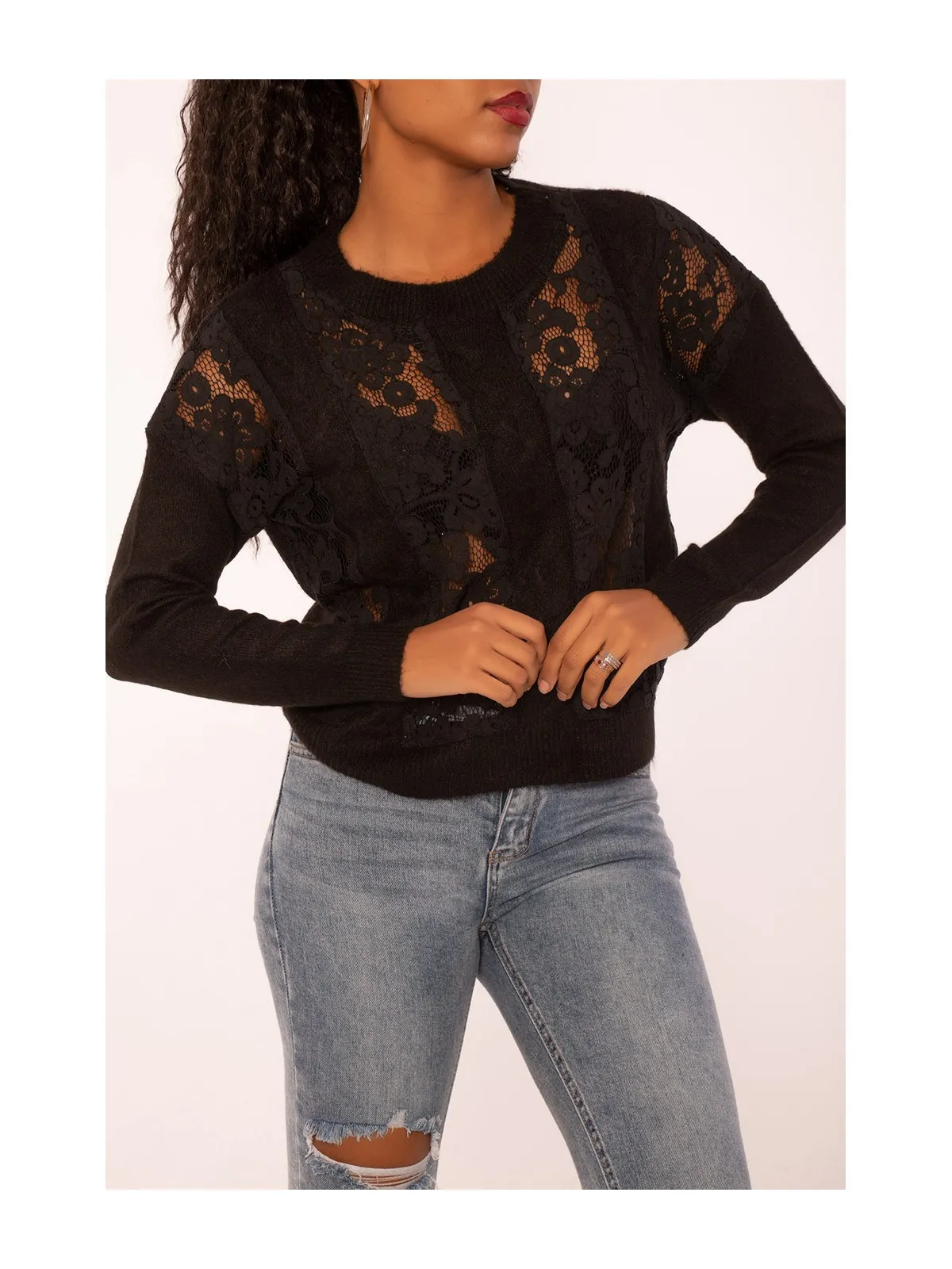 Pull noir à empiècement en dentelle et coupe basique