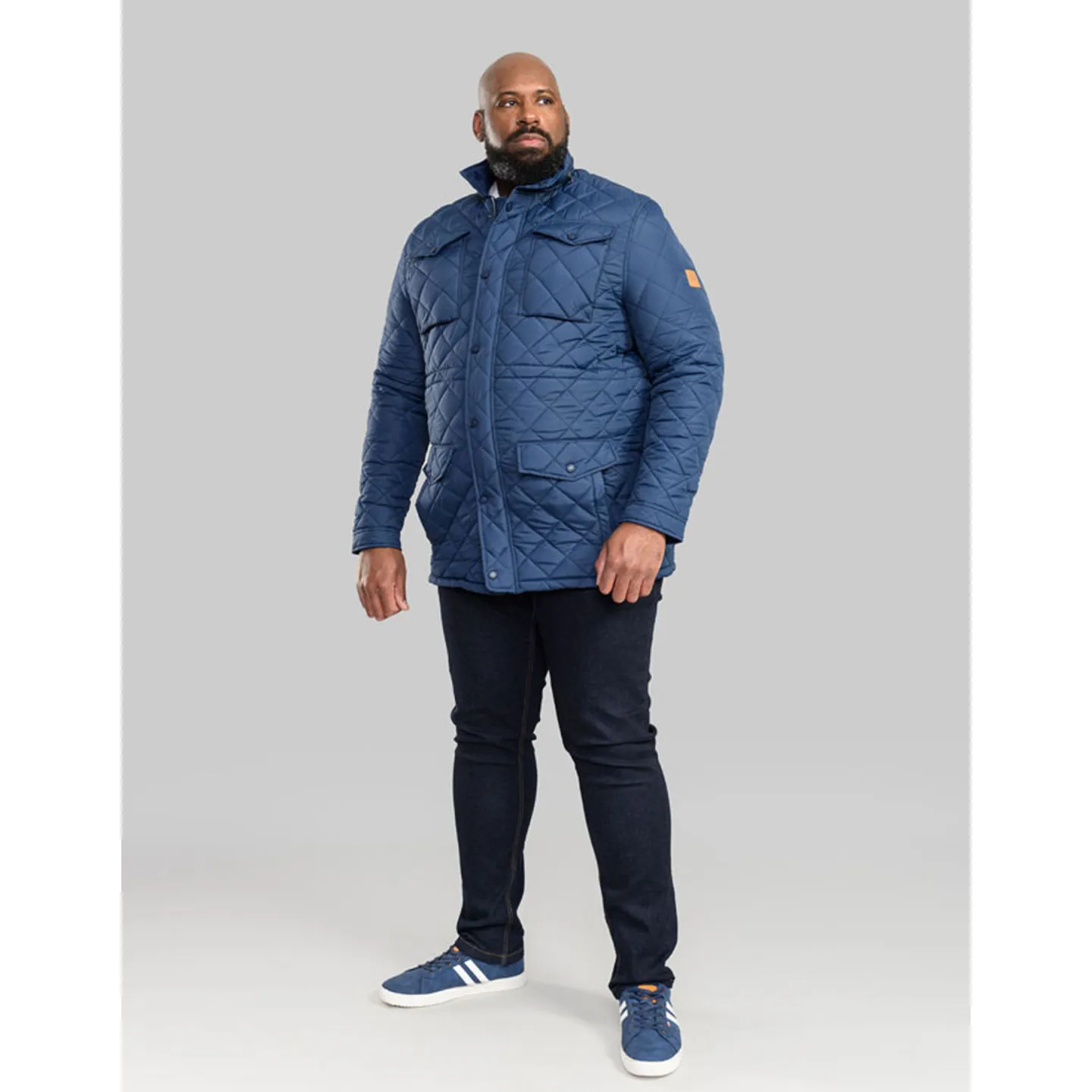 Veste molletonnée grande taille homme multipoches.