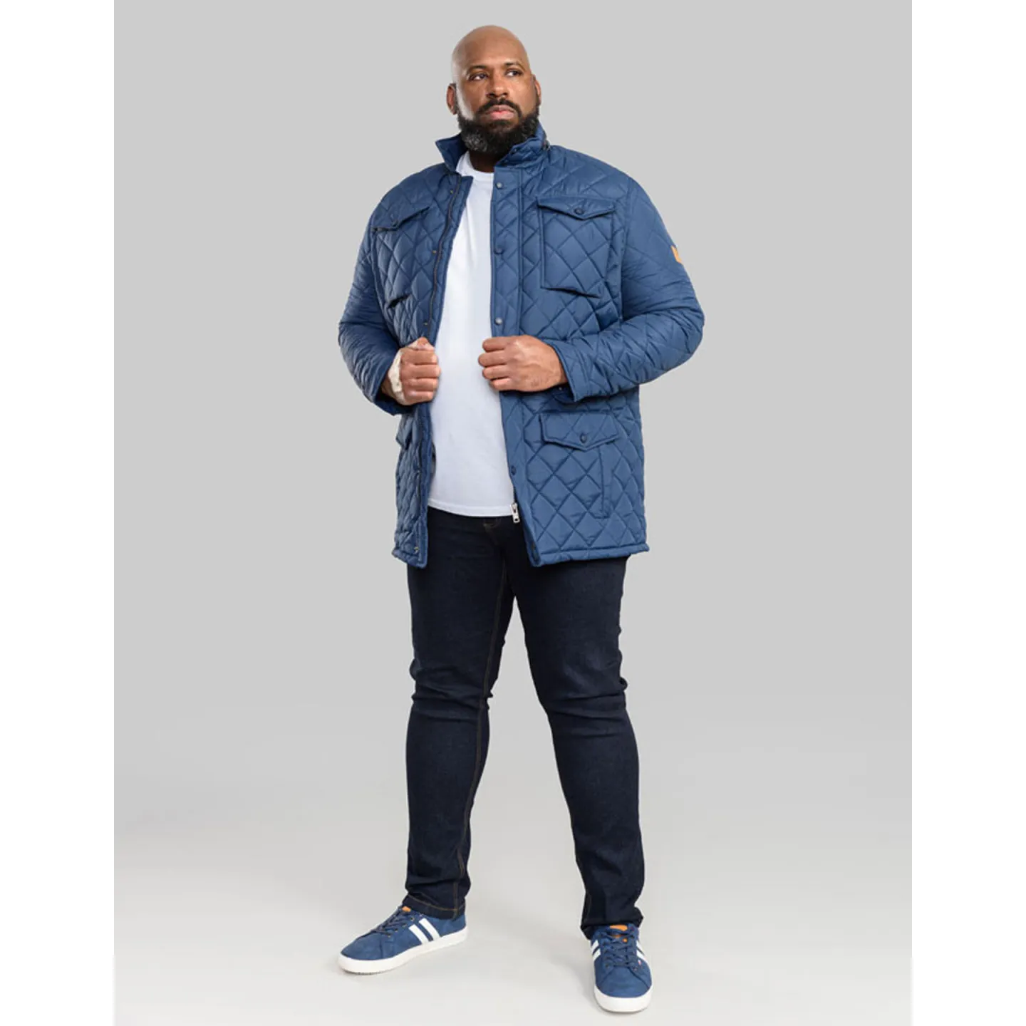 Veste molletonnée grande taille homme multipoches.